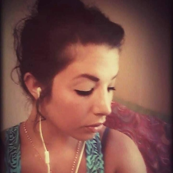 Meet your Posher, Ramona - Picture 1 of 1